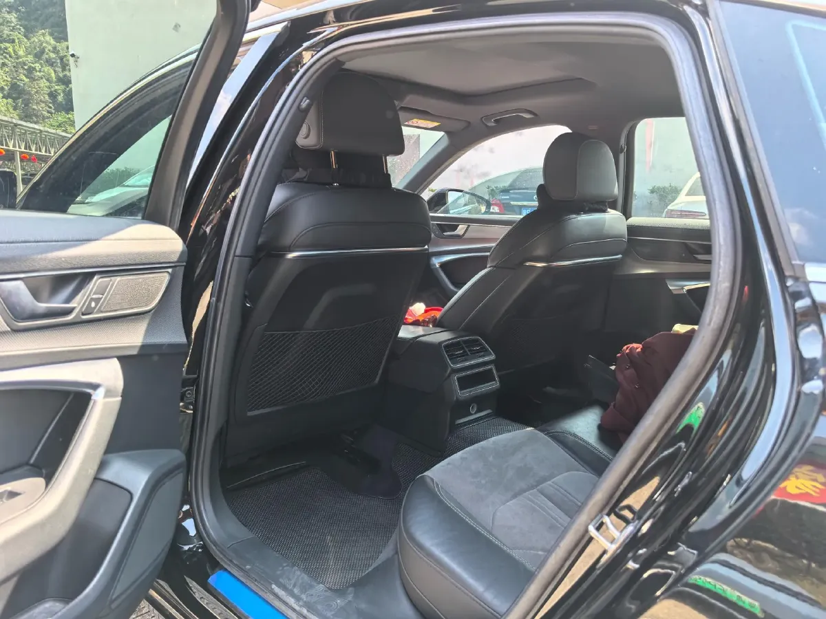 2021 Audi A6L 2.0T 190HP L4 7DCT,autocango,china used car exporter,china ev exporter,chinese used car exporter,chinese used ev exporter