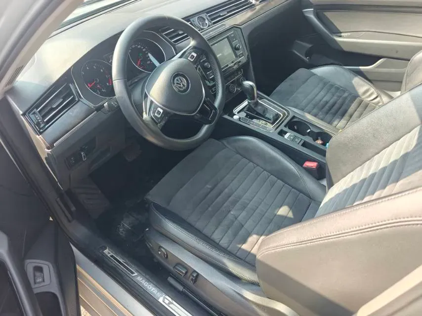 2018 Volkswagen Magotan 1.8T 180HP L4 7DCT,autocango,china used car exporter,china ev exporter,chinese used car exporter,chinese used ev exporter