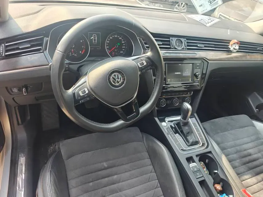 2018 Volkswagen Magotan 1.8T 180HP L4 7DCT,autocango,china used car exporter,china ev exporter,chinese used car exporter,chinese used ev exporter