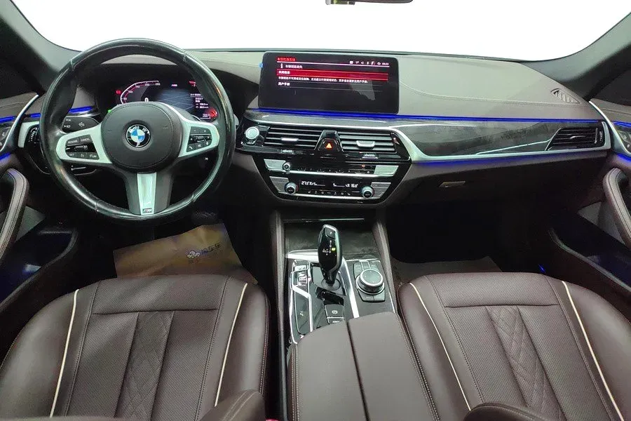 2022 BMW 5 Series 2.0T 184HP L4 8AT,autocango,china used car exporter,china ev exporter,chinese used car exporter,chinese used ev exporter