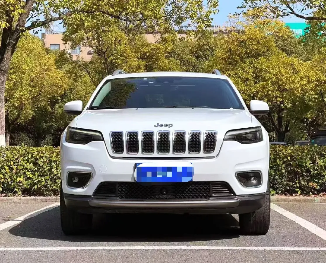 2020 Jeep Cherokee 2.0T 265HP L4 9AT,autocango,china used car exporter,china ev exporter,chinese used car exporter,chinese used ev exporter