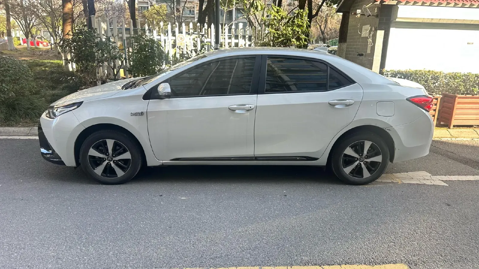 2019 Toyota Corolla Hybird E+ 1.8L 99HP L4 E-CVT PHEV 10.5KWH,autocango,china used car exporter,china ev exporter,chinese used car exporter,chinese used ev exporter