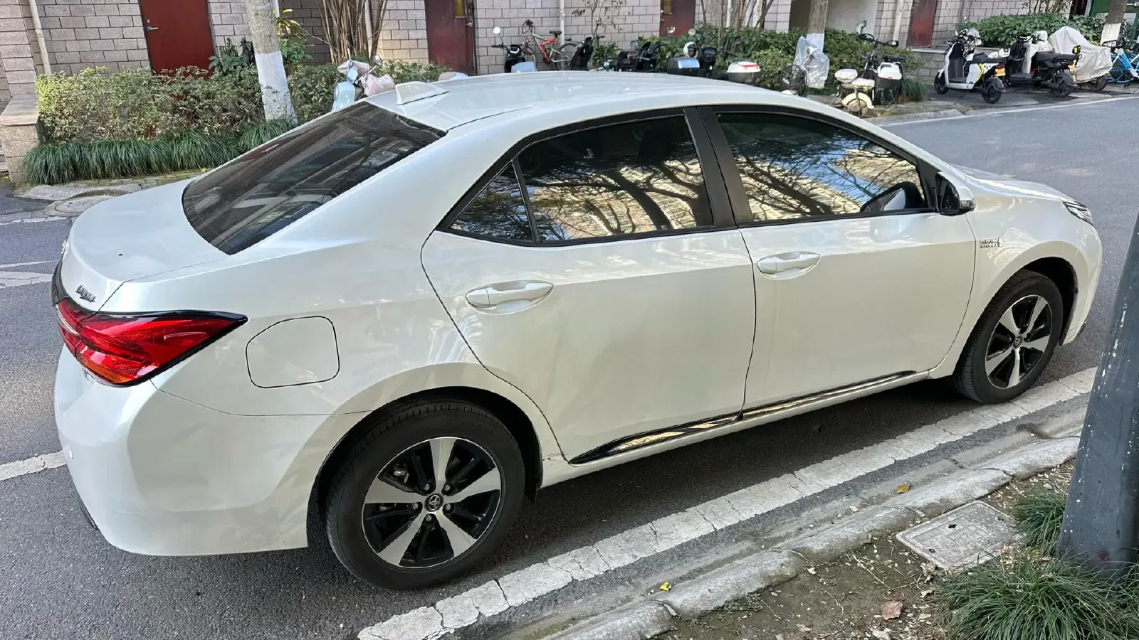 2019 Toyota Corolla Hybird E+ 1.8L 99HP L4 E-CVT PHEV 10.5KWH,autocango,china used car exporter,china ev exporter,chinese used car exporter,chinese used ev exporter