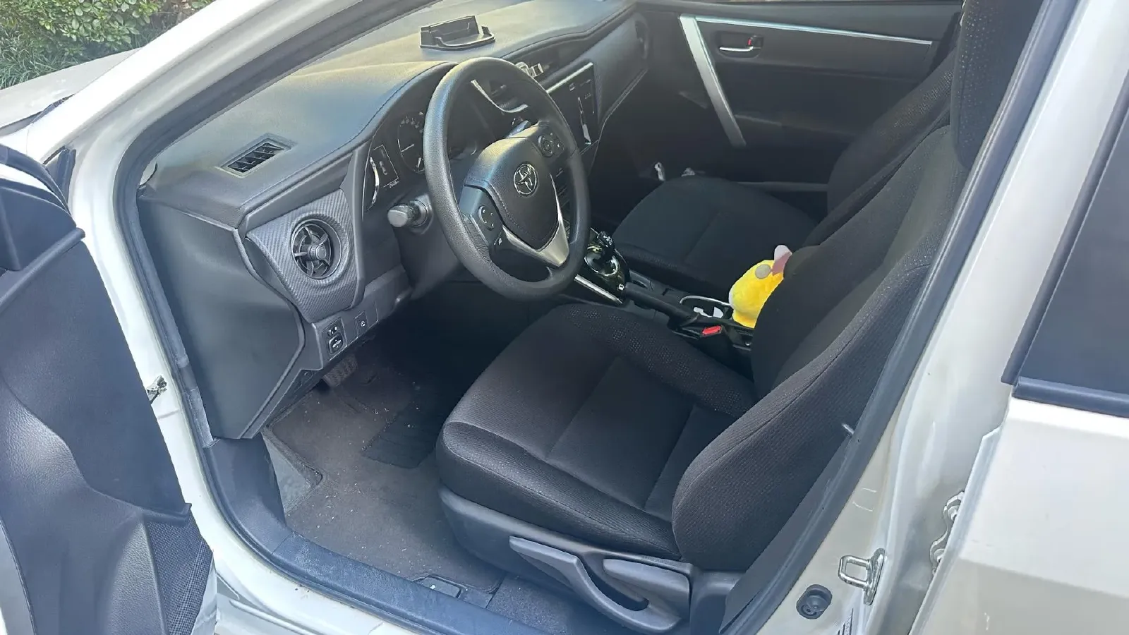 2019 Toyota Corolla Hybird E+ 1.8L 99HP L4 E-CVT PHEV 10.5KWH,autocango,china used car exporter,china ev exporter,chinese used car exporter,chinese used ev exporter