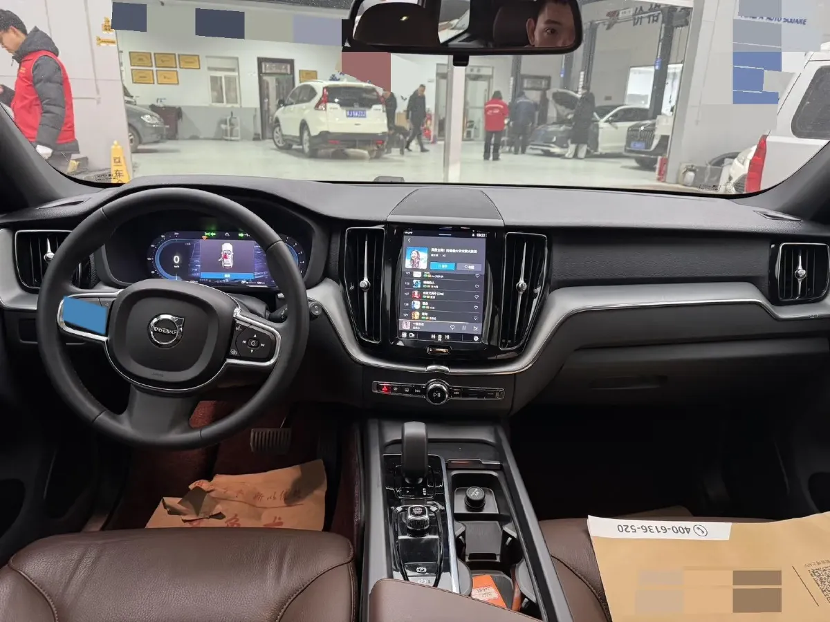 2023 Volvo XC60 2.0T 250HP L4 8AT,autocango,china used car exporter,china ev exporter,chinese used car exporter,chinese used ev exporter