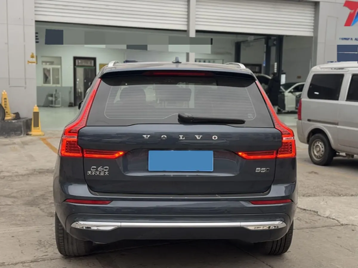 2023 Volvo XC60 2.0T 250HP L4 8AT,autocango,china used car exporter,china ev exporter,chinese used car exporter,chinese used ev exporter