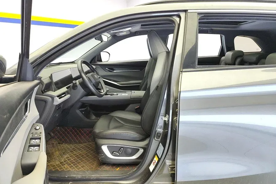 2022 ChangAn CS75 Plus 2.0T 233HP L4 8AT,autocango,china used car exporter,china ev exporter,chinese used car exporter,chinese used ev exporter