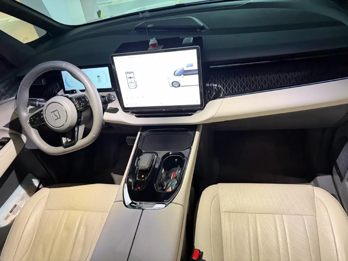 2022 Zeekr 009 BEV 116KWH,autocango,china used car exporter,china ev exporter,chinese used car exporter,chinese used ev exporter