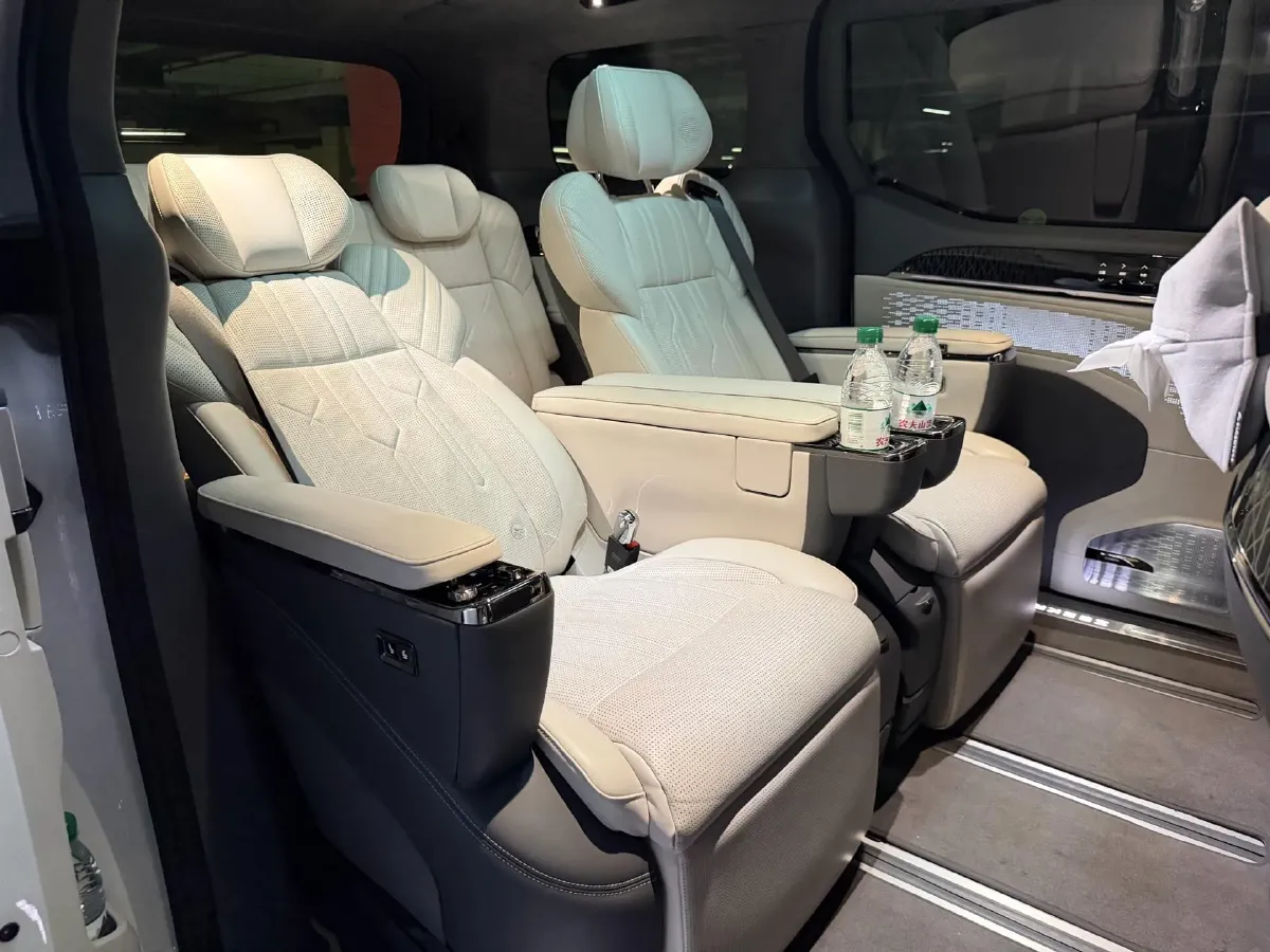 2022 Zeekr 009 BEV 116KWH,autocango,china used car exporter,china ev exporter,chinese used car exporter,chinese used ev exporter