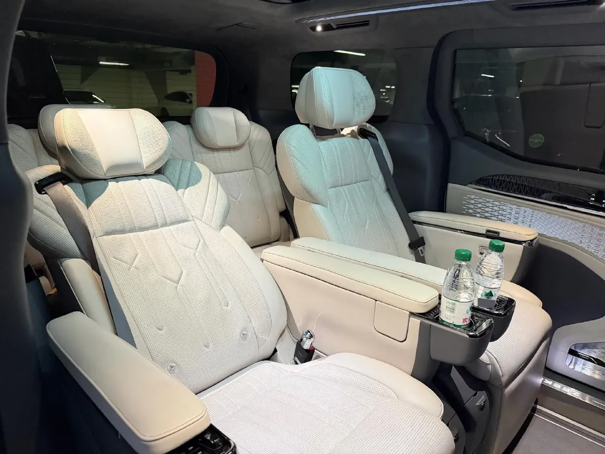 2022 Zeekr 009 BEV 116KWH,autocango,china used car exporter,china ev exporter,chinese used car exporter,chinese used ev exporter