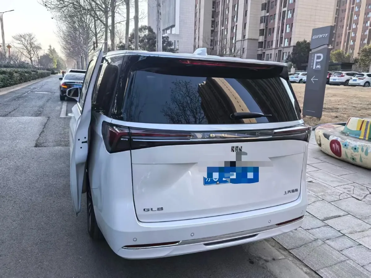 2025 Buick GL8 2.0T 237HP L4 9AT,autocango,china used car exporter,china ev exporter,chinese used car exporter,chinese used ev exporter