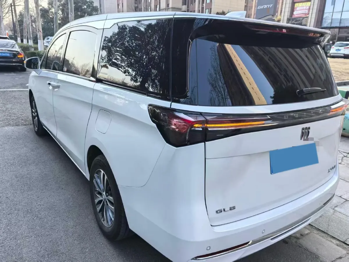 2025 Buick GL8 2.0T 237HP L4 9AT,autocango,china used car exporter,china ev exporter,chinese used car exporter,chinese used ev exporter