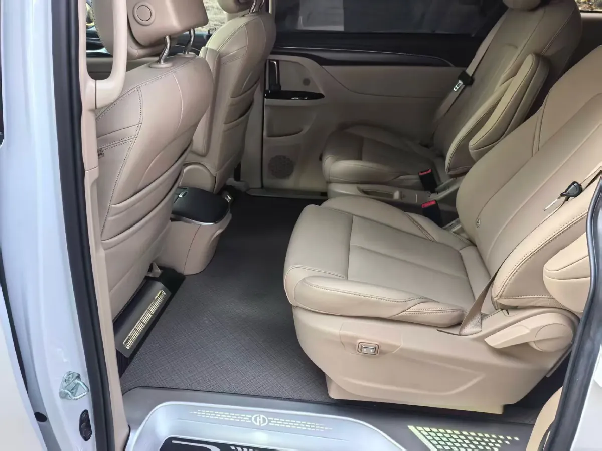 2025 Buick GL8 2.0T 237HP L4 9AT,autocango,china used car exporter,china ev exporter,chinese used car exporter,chinese used ev exporter