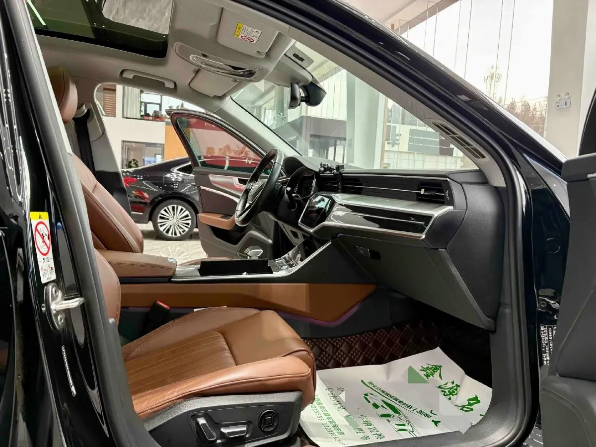 2023 Audi A6L 2.0T 245HP L4 7DCT,autocango,china used car exporter,china ev exporter,chinese used car exporter,chinese used ev exporter