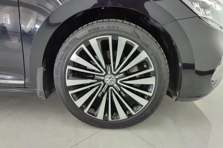 2019 Volvo V40 1.5T 152HP L4 6AT,autocango,china used car exporter,china ev exporter,chinese used car exporter,chinese used ev exporter