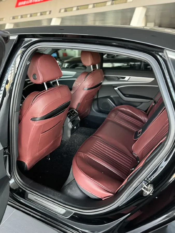 2021 Audi A6L 2.0T 190HP L4 7DCT,autocango,china used car exporter,china ev exporter,chinese used car exporter,chinese used ev exporter