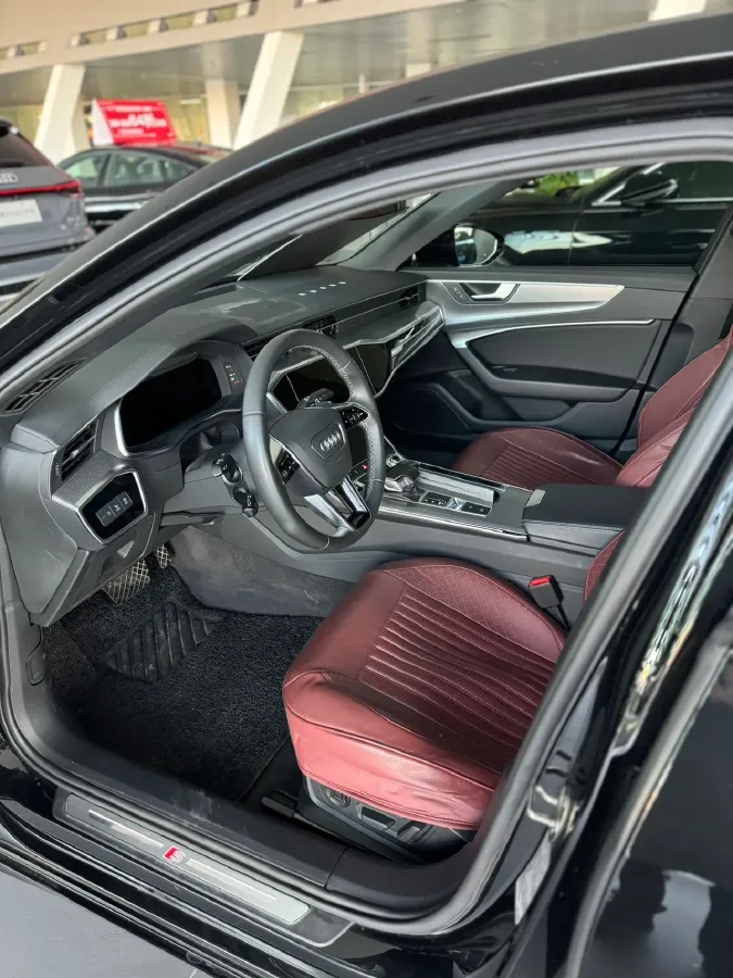 2021 Audi A6L 2.0T 190HP L4 7DCT,autocango,china used car exporter,china ev exporter,chinese used car exporter,chinese used ev exporter