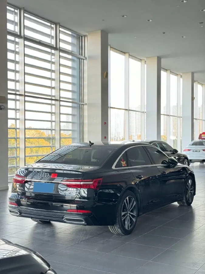 2021 Audi A6L 2.0T 190HP L4 7DCT,autocango,china used car exporter,china ev exporter,chinese used car exporter,chinese used ev exporter