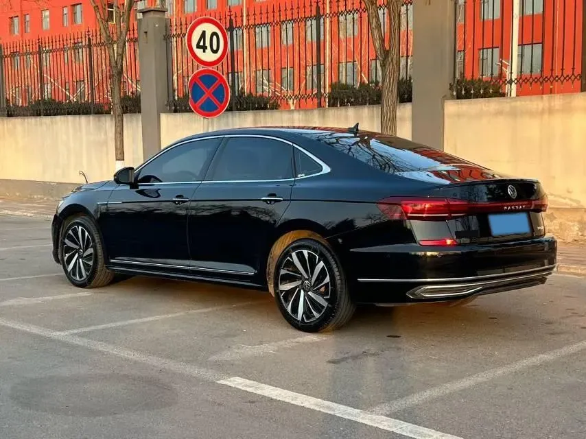 2023 Volkswagen Passat 2.0T 220HP L4 7DCT,autocango,china used car exporter,china ev exporter,chinese used car exporter,chinese used ev exporter