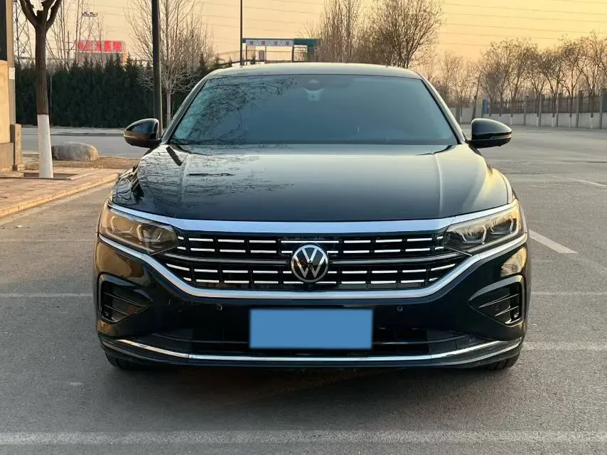 2023 Volkswagen Passat 2.0T 220HP L4 7DCT,autocango,china used car exporter,china ev exporter,chinese used car exporter,chinese used ev exporter
