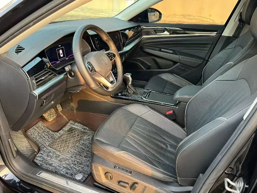 2023 Volkswagen Passat 2.0T 220HP L4 7DCT,autocango,china used car exporter,china ev exporter,chinese used car exporter,chinese used ev exporter
