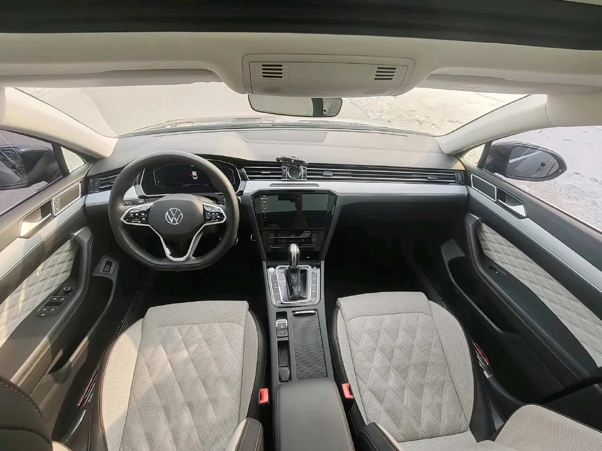 2023 Volkswagen Magotan 2.0T 186HP L4 7DCT,autocango,china used car exporter,china ev exporter,chinese used car exporter,chinese used ev exporter