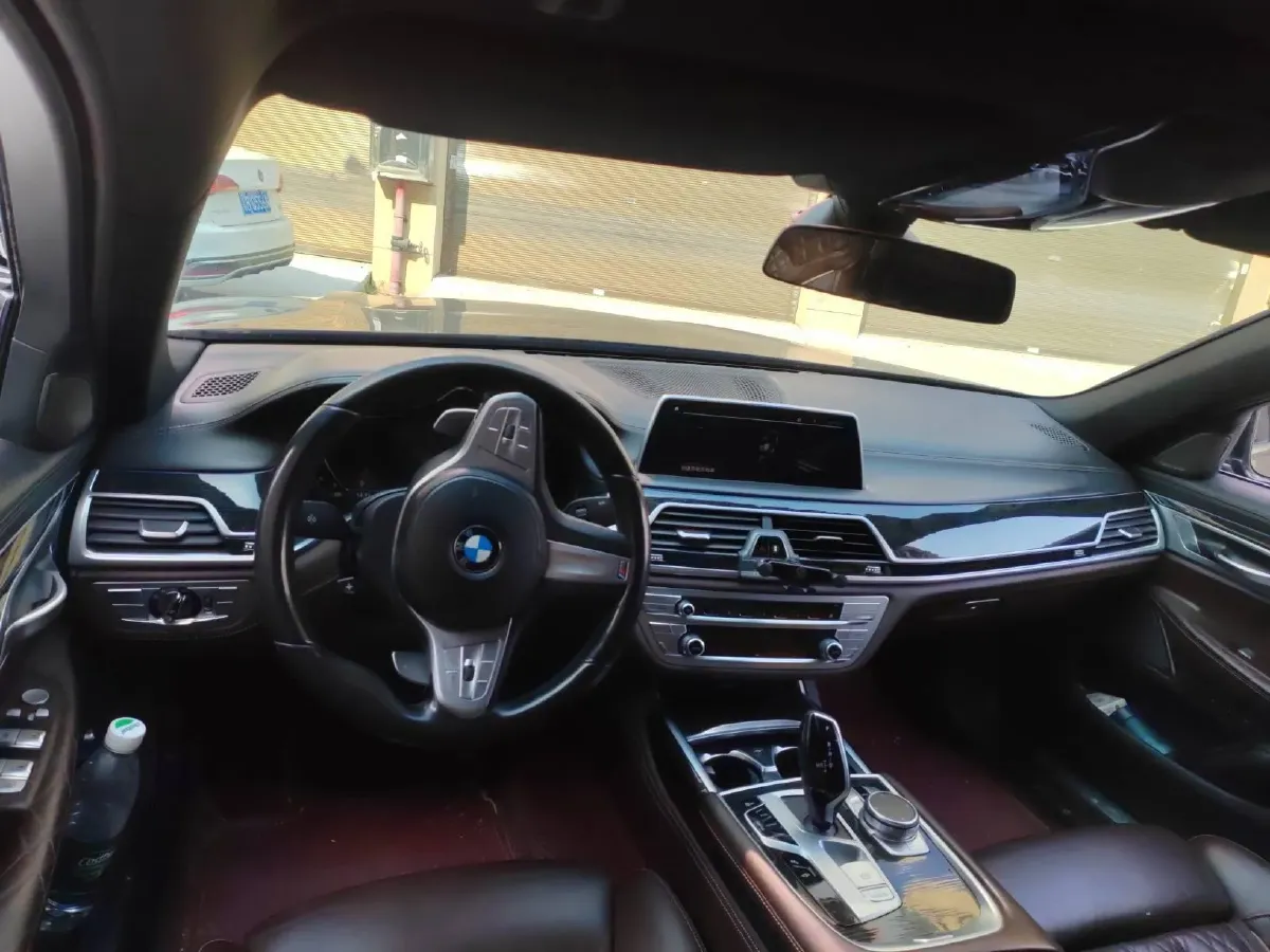 2021 BMW 7 Series 3.0T 340HP L6 8AT,autocango,china used car exporter,china ev exporter,chinese used car exporter,chinese used ev exporter