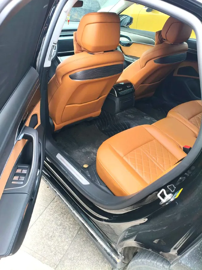 2023 Audi A8 3.0T 286HP V6 8AT,autocango,china used car exporter,china ev exporter,chinese used car exporter,chinese used ev exporter