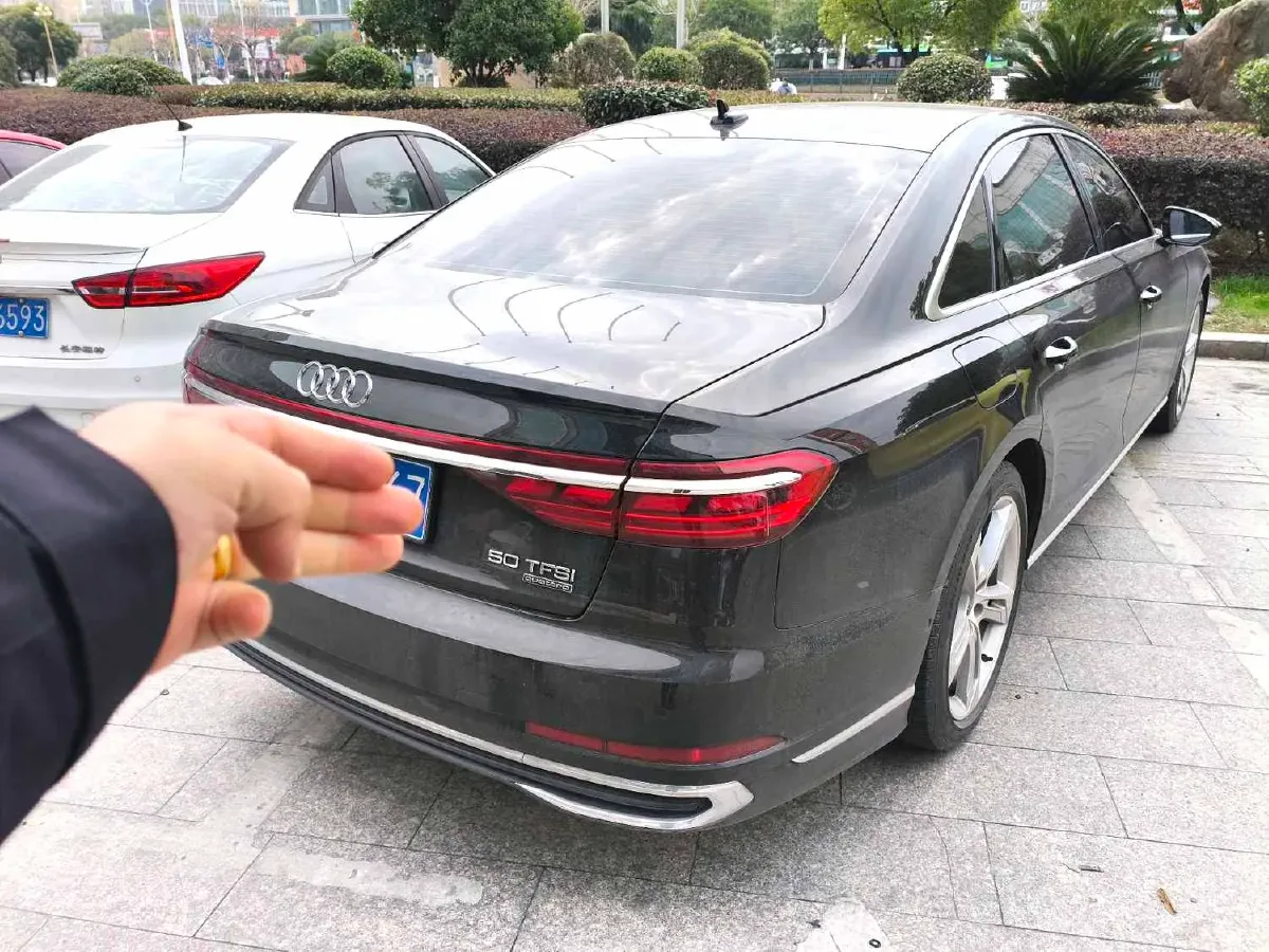 2023 Audi A8 3.0T 286HP V6 8AT,autocango,china used car exporter,china ev exporter,chinese used car exporter,chinese used ev exporter