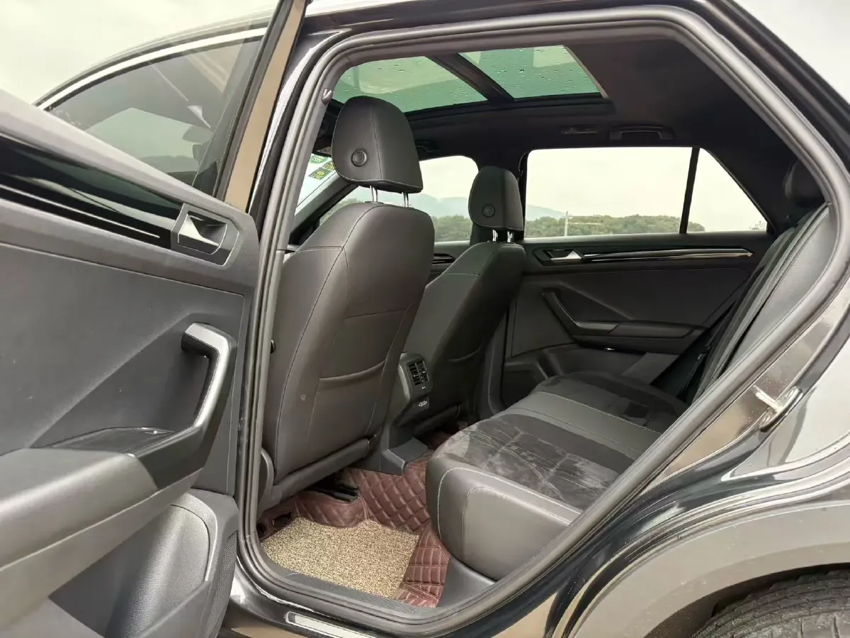 2019 Volkswagen T-Roc 1.4T 150HP L4 7DCT,autocango,china used car exporter,china ev exporter,chinese used car exporter,chinese used ev exporter