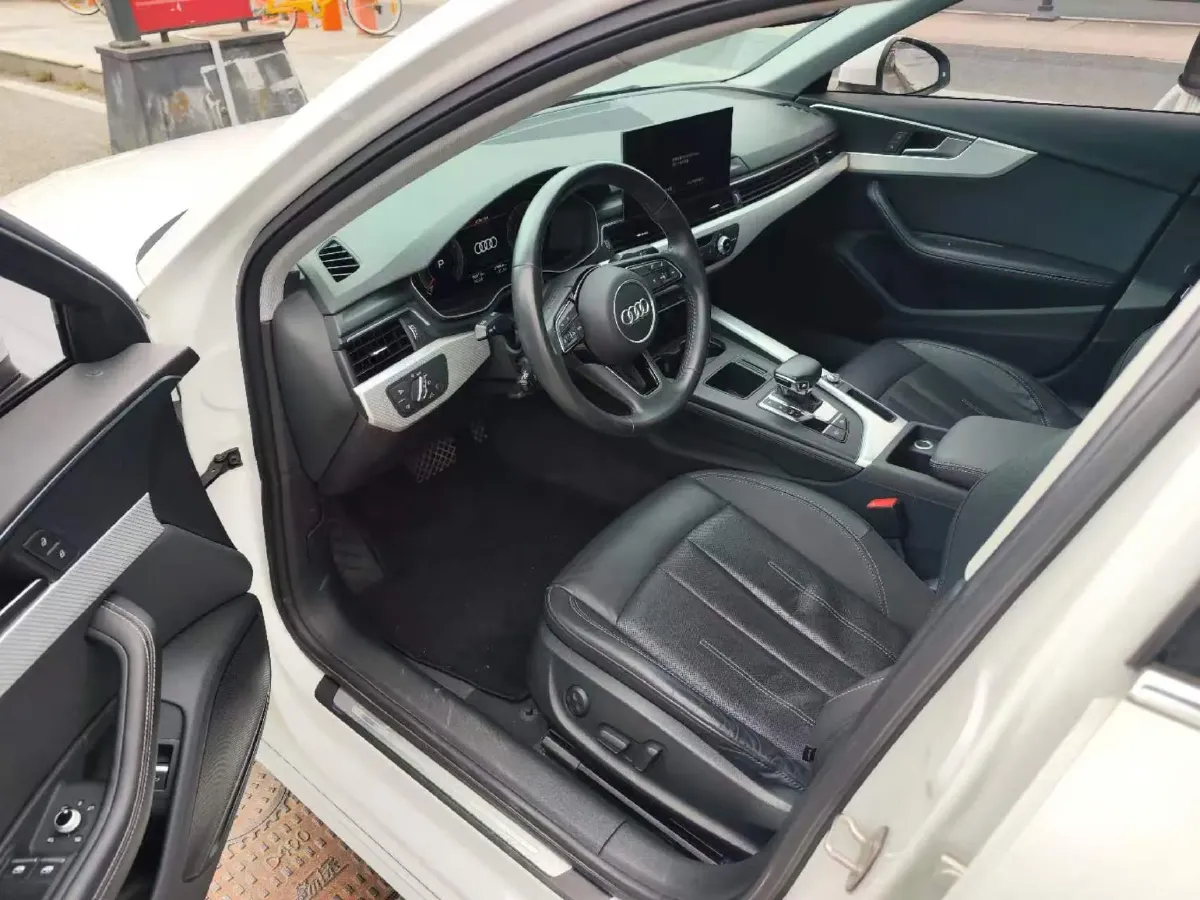 2020 Audi A4L 2.0T 190HP L4 7DCT,autocango,china used car exporter,china ev exporter,chinese used car exporter,chinese used ev exporter
