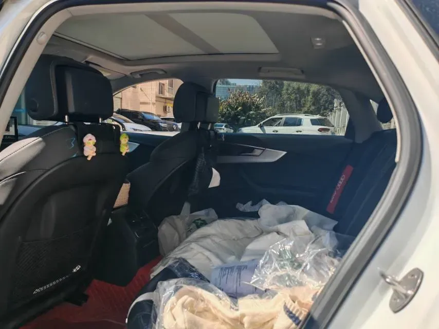 2022 Audi A4L 2.0T 190HP L4 7DCT,autocango,china used car exporter,china ev exporter,chinese used car exporter,chinese used ev exporter