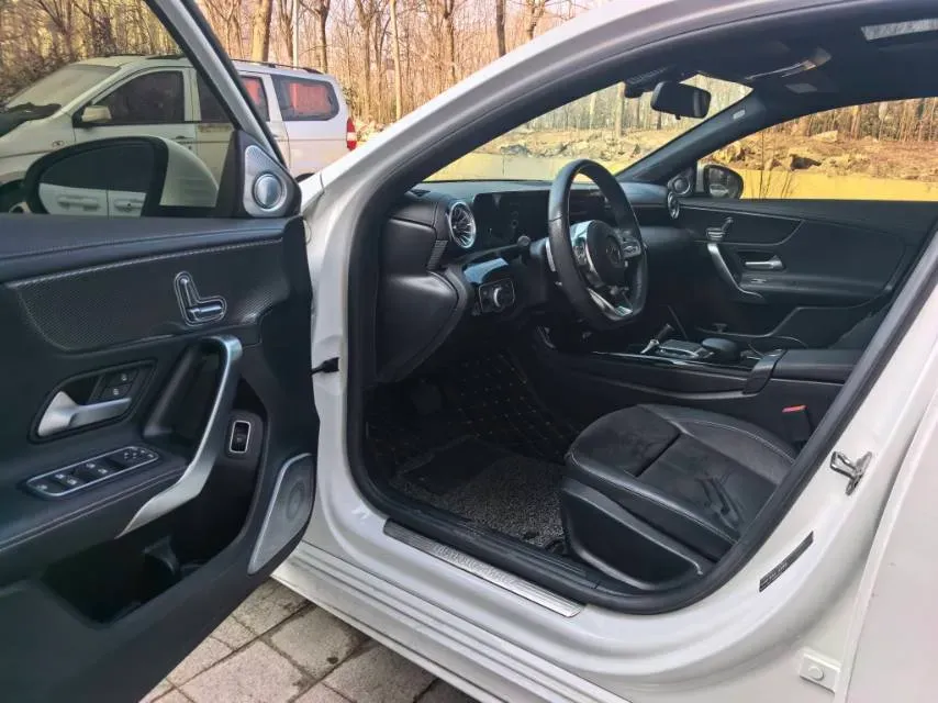 2022 Mercedes-Benz A Class 1.3T 163HP L4 7DCT,autocango,china used car exporter,china ev exporter,chinese used car exporter,chinese used ev exporter