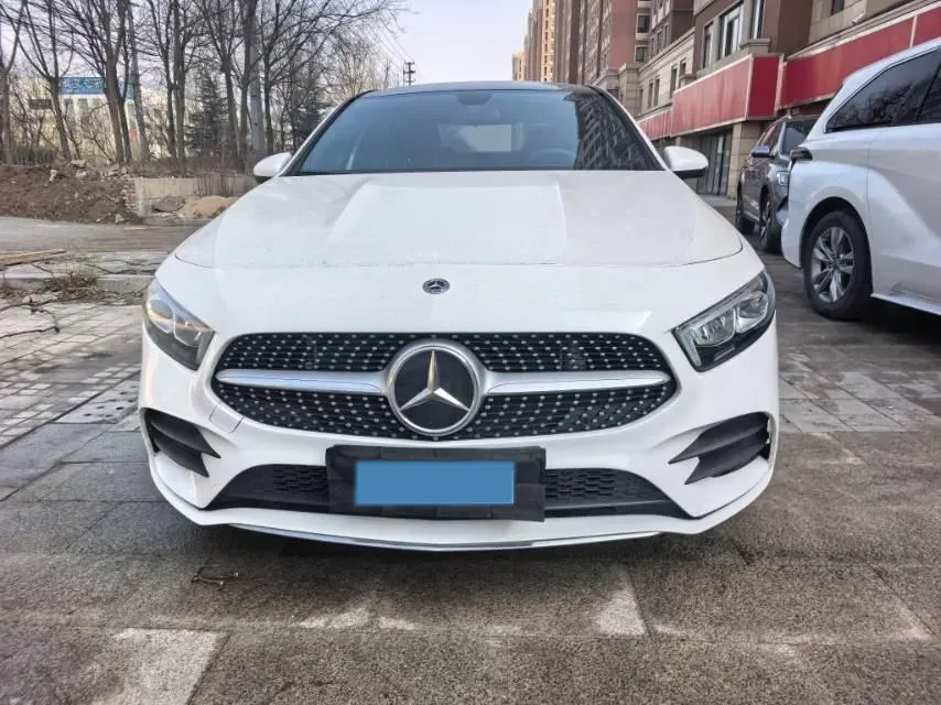 2022 Mercedes-Benz A Class 1.3T 163HP L4 7DCT,autocango,china used car exporter,china ev exporter,chinese used car exporter,chinese used ev exporter