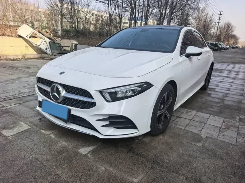 2022 Mercedes-Benz A Class 1.3T 163HP L4 7DCT,autocango,china used car exporter,china ev exporter,chinese used car exporter,chinese used ev exporter
