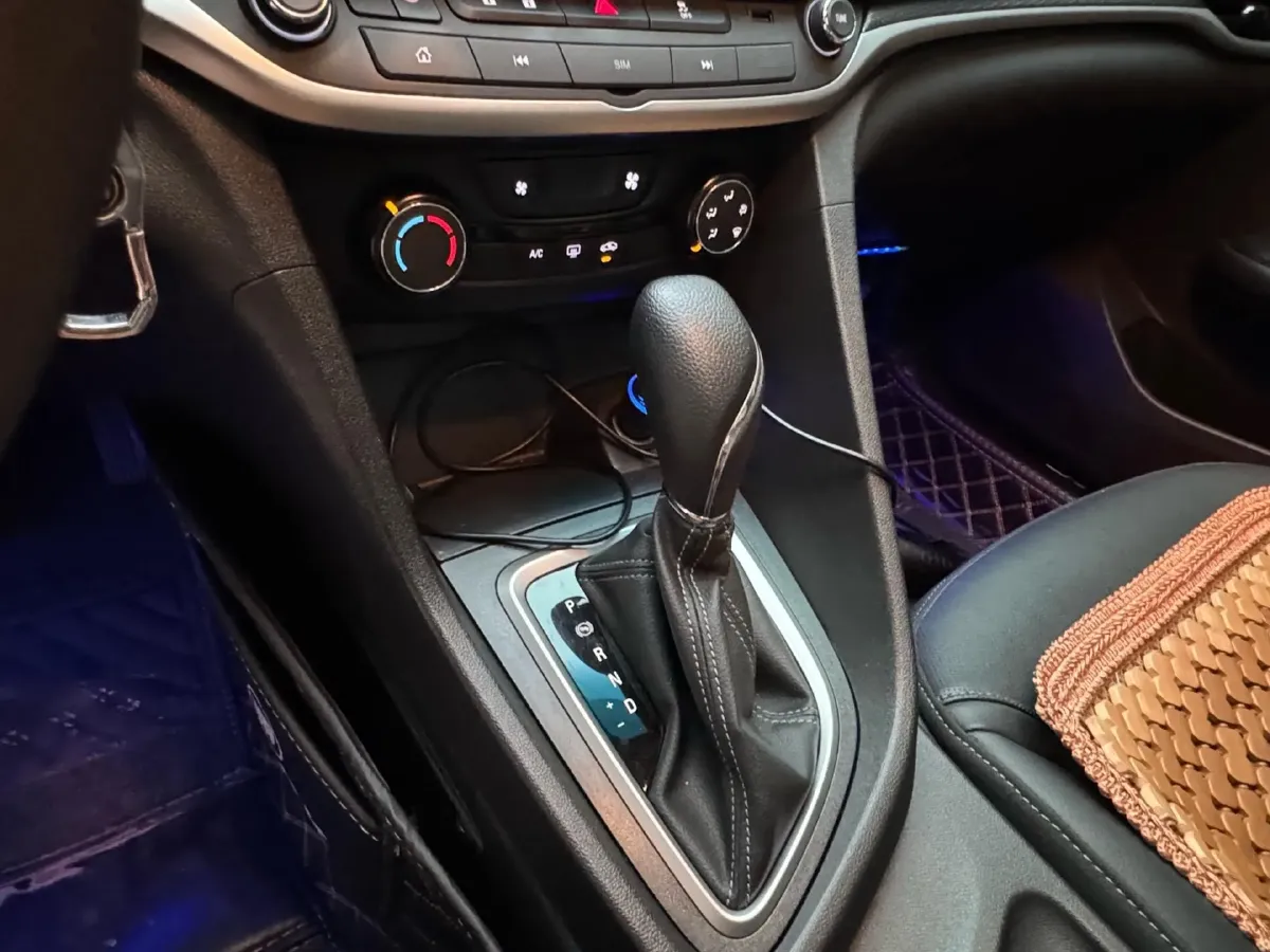 2020 Buick Encore 1.0T 125HP L3 6AT,autocango,china used car exporter,china ev exporter,chinese used car exporter,chinese used ev exporter