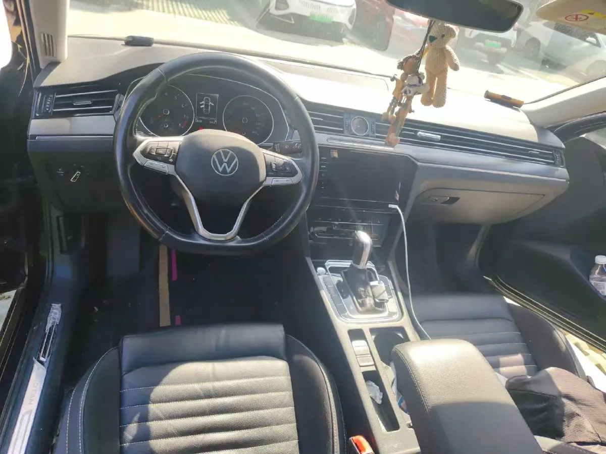 2020 Volkswagen Magotan 2.0T 186HP L4 7DCT,autocango,china used car exporter,china ev exporter,chinese used car exporter,chinese used ev exporter