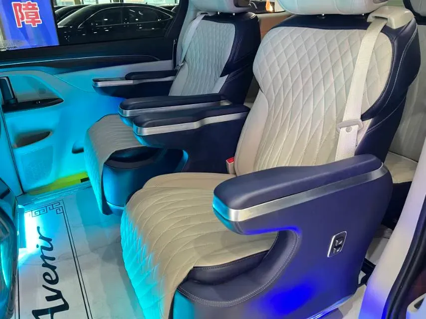 2023 Buick GL8 2.0T 237HP L4 9AT,autocango,china used car exporter,china ev exporter,chinese used car exporter,chinese used ev exporter