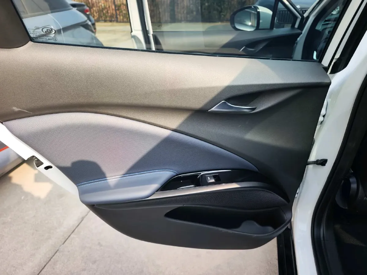 2023 Buick Velite 6 BEV 50.3KWH,autocango,china used car exporter,china ev exporter,chinese used car exporter,chinese used ev exporter