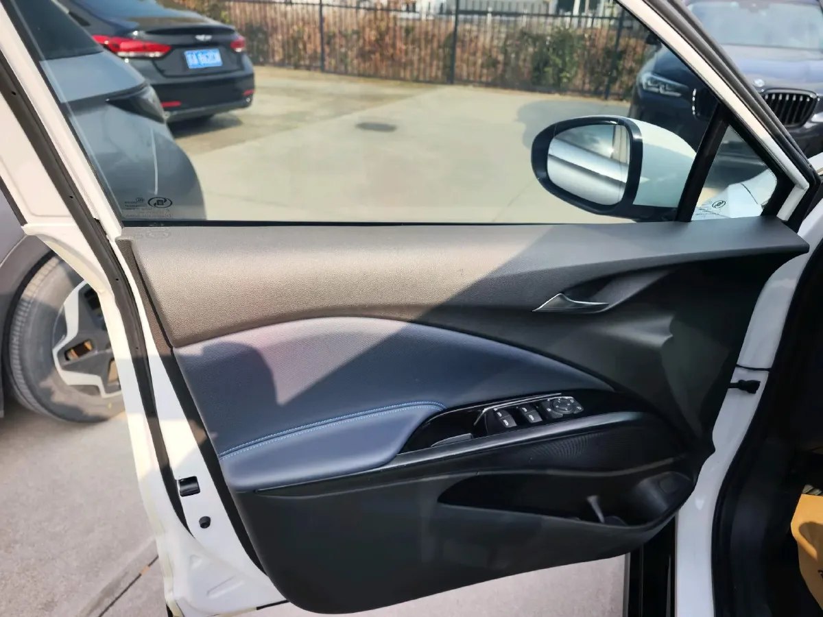 2023 Buick Velite 6 BEV 50.3KWH,autocango,china used car exporter,china ev exporter,chinese used car exporter,chinese used ev exporter