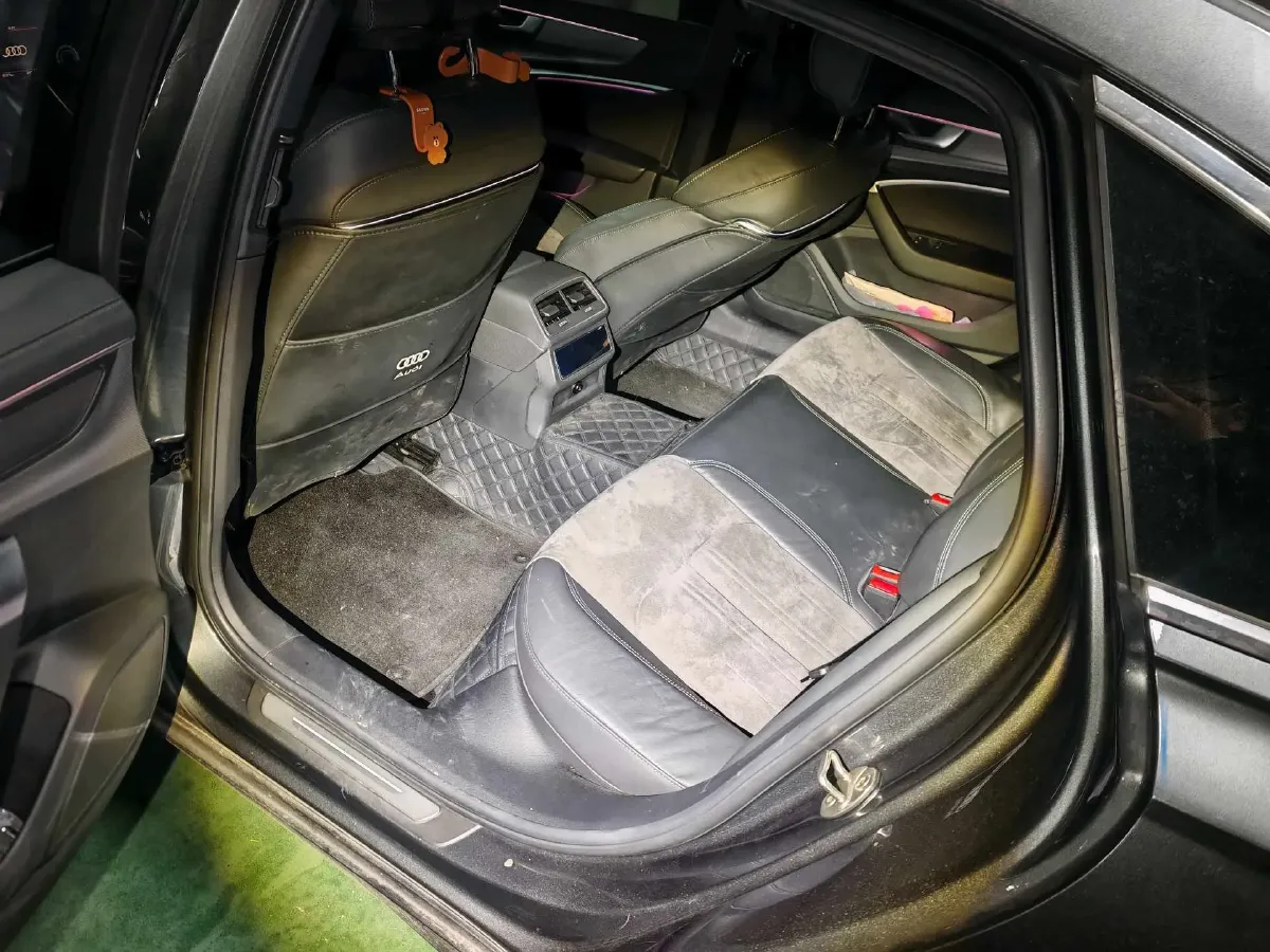 2022 Audi A6L 2.0T 224HP L4 7DCT,autocango,china used car exporter,china ev exporter,chinese used car exporter,chinese used ev exporter