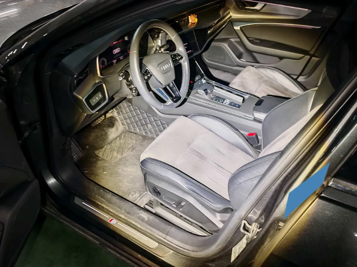 2022 Audi A6L 2.0T 224HP L4 7DCT,autocango,china used car exporter,china ev exporter,chinese used car exporter,chinese used ev exporter