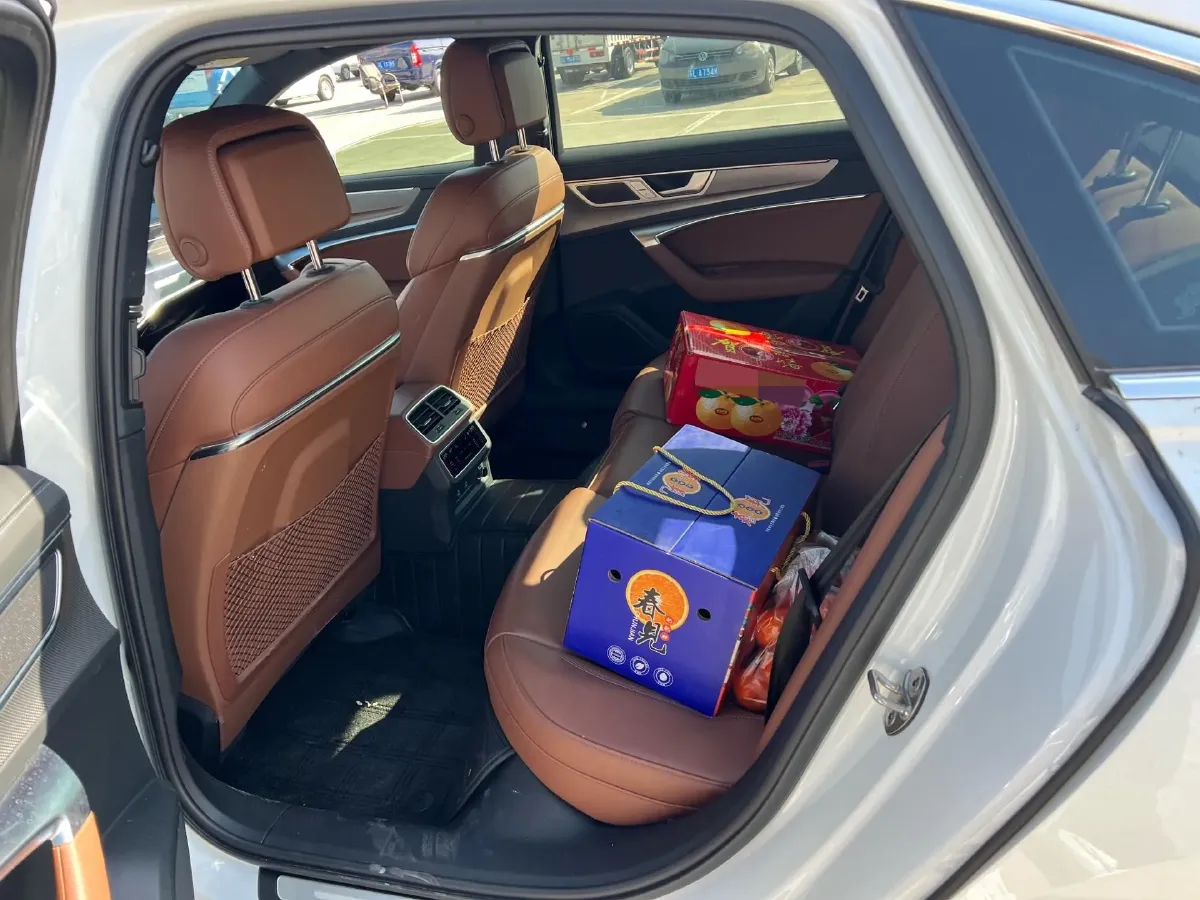 2025 Audi A6L 2.0T 245HP L4 7DCT,autocango,china used car exporter,china ev exporter,chinese used car exporter,chinese used ev exporter