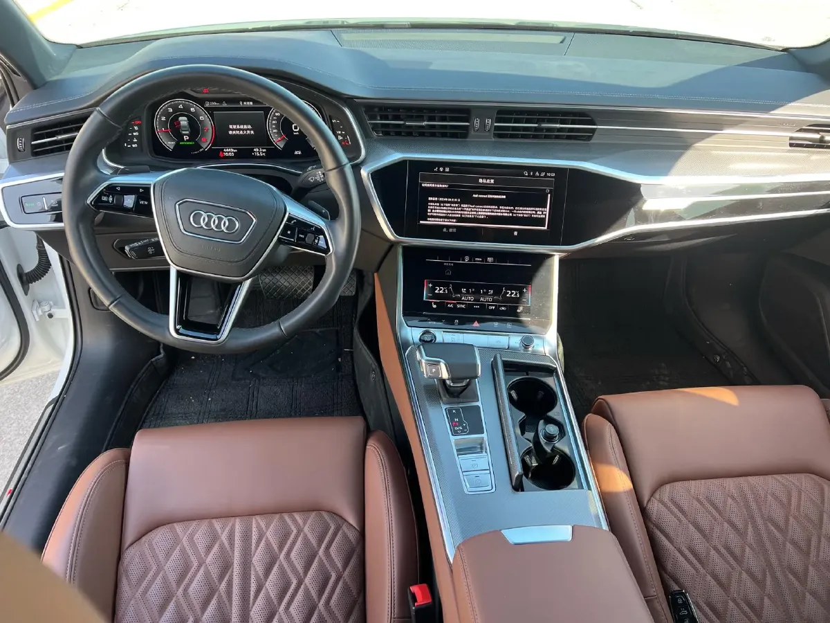 2025 Audi A6L 2.0T 245HP L4 7DCT,autocango,china used car exporter,china ev exporter,chinese used car exporter,chinese used ev exporter
