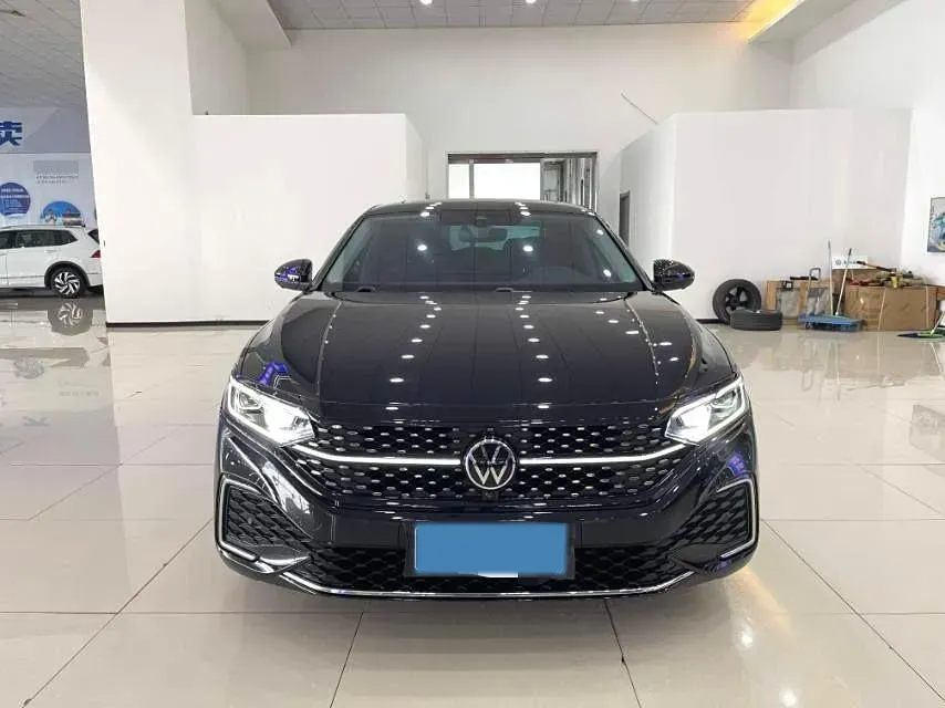 2023 Volkswagen Passat 2.0T 186HP L4 7DCT,autocango,china used car exporter,china ev exporter,chinese used car exporter,chinese used ev exporter