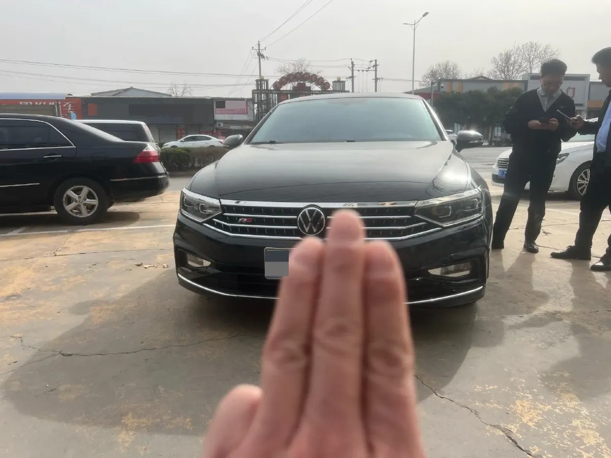2023 Volkswagen Magotan 2.0T 186HP L4 7DCT,autocango,china used car exporter,china ev exporter,chinese used car exporter,chinese used ev exporter
