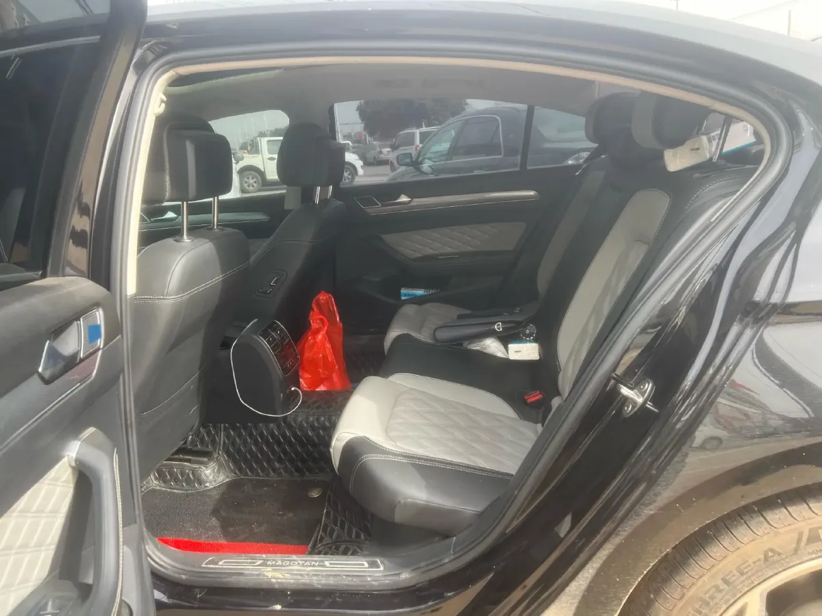 2023 Volkswagen Magotan 2.0T 186HP L4 7DCT,autocango,china used car exporter,china ev exporter,chinese used car exporter,chinese used ev exporter