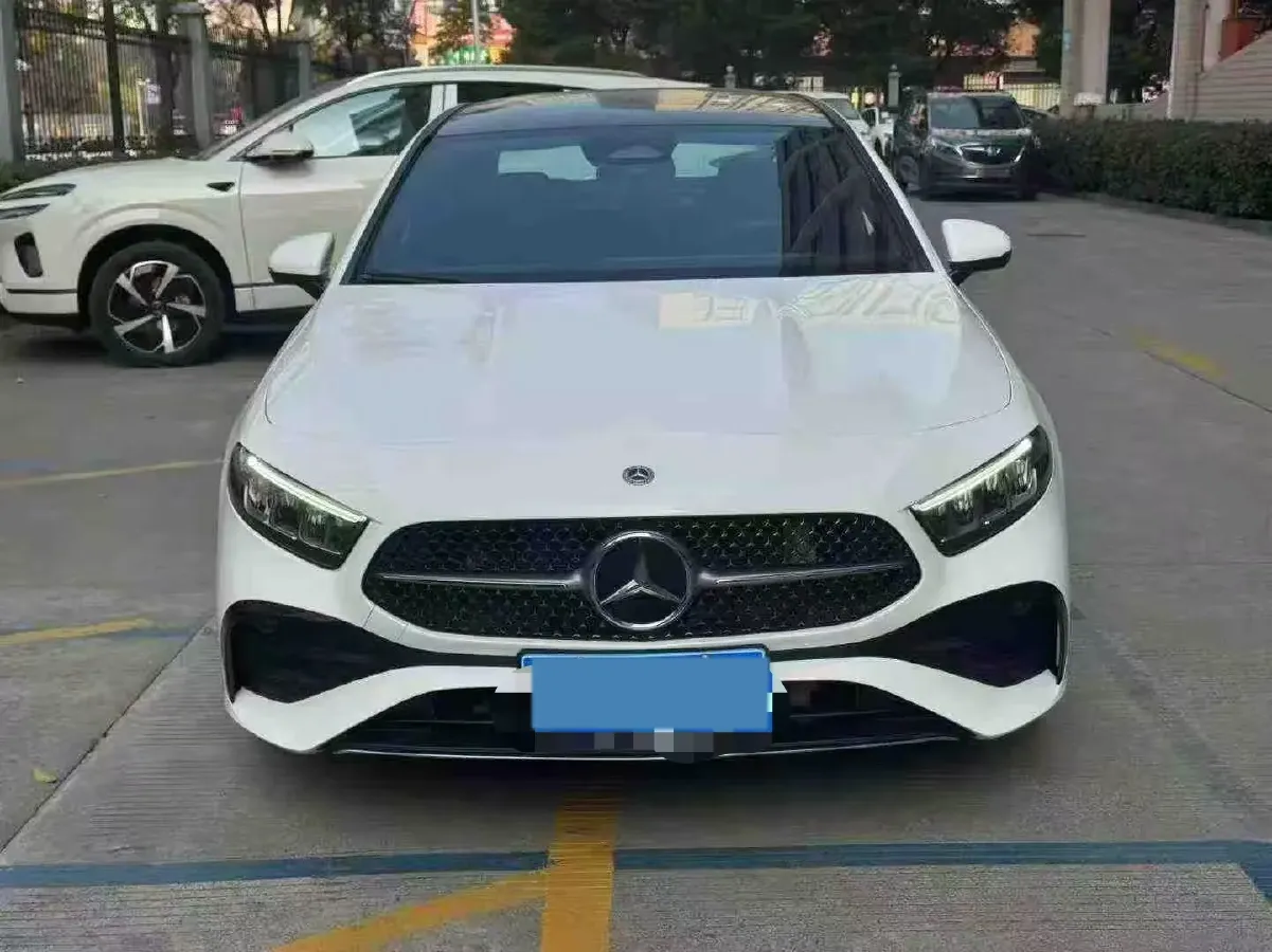 2024 Mercedes-Benz A Class 1.3T 163HP L4 7DCT,autocango,china used car exporter,china ev exporter,chinese used car exporter,chinese used ev exporter