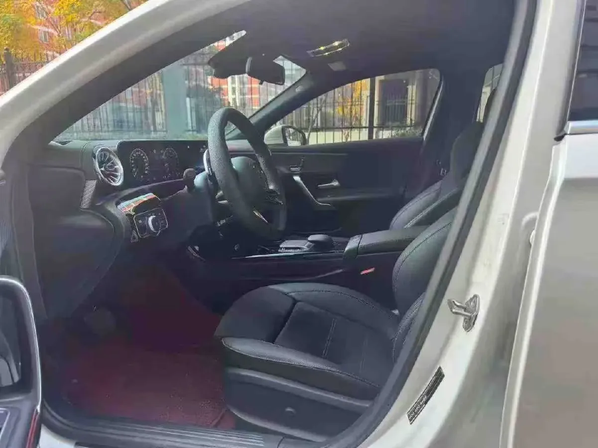 2024 Mercedes-Benz A Class 1.3T 163HP L4 7DCT,autocango,china used car exporter,china ev exporter,chinese used car exporter,chinese used ev exporter