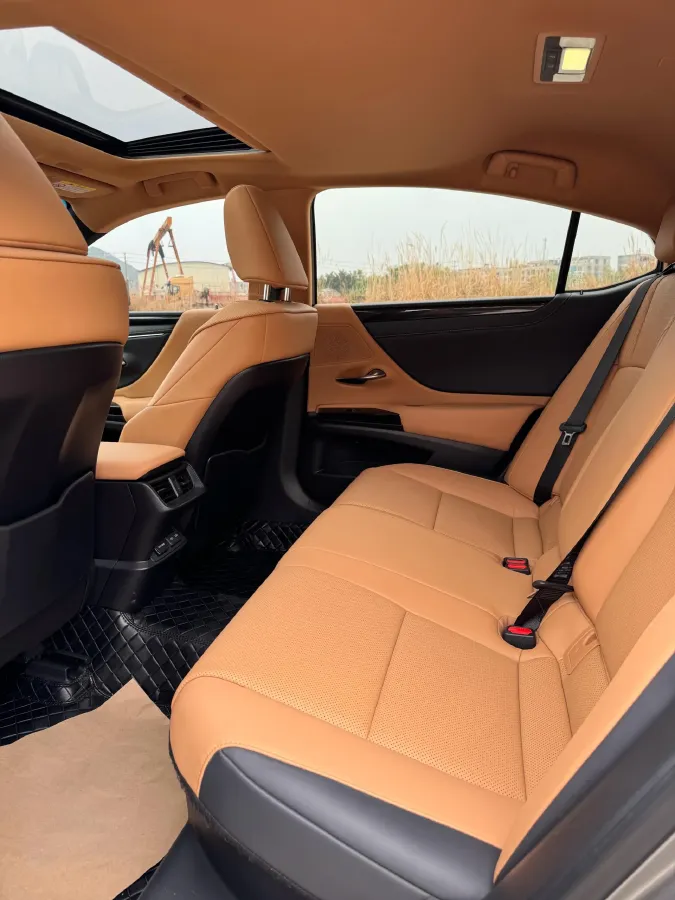 2021 Lexus ES 2.5L 178HP L4 E-CVT Hybrid,autocango,china used car exporter,china ev exporter,chinese used car exporter,chinese used ev exporter